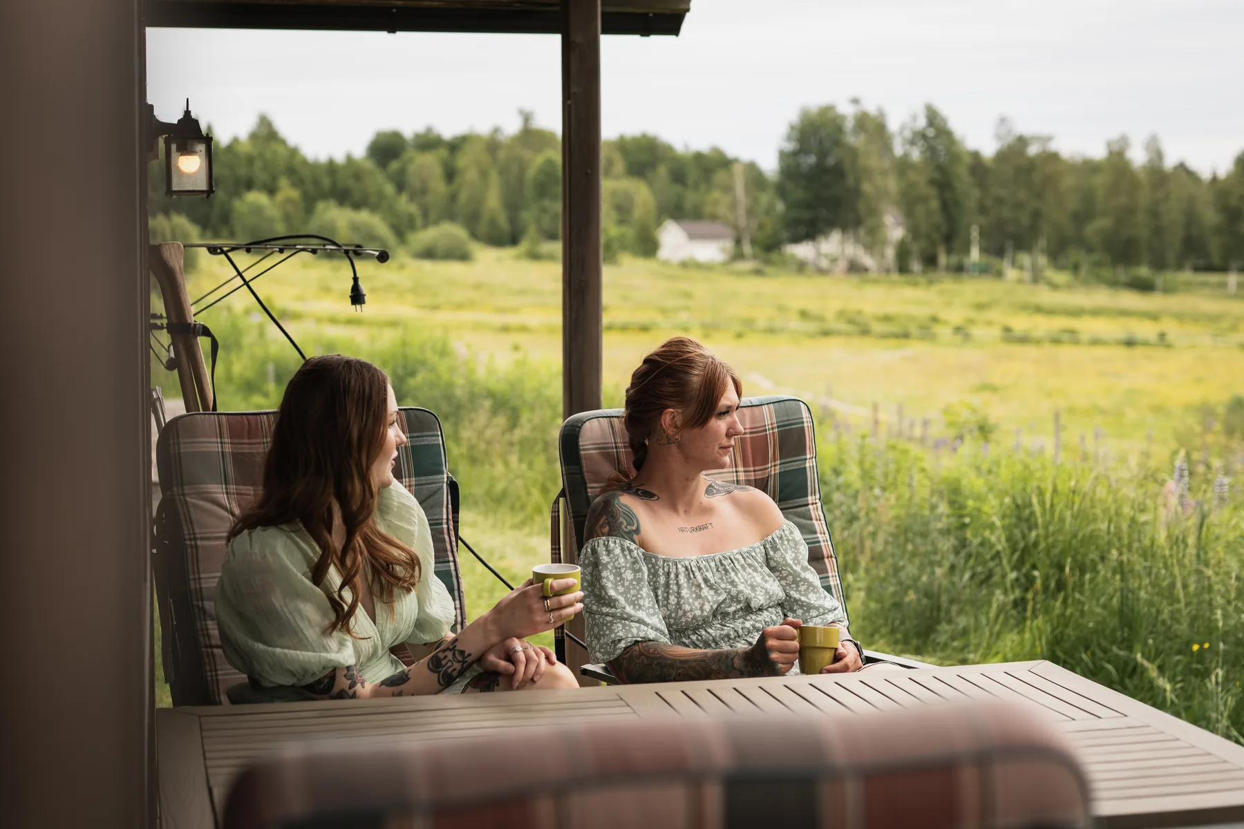 Terrass med sjöutsikt på Ulvsby Ranch